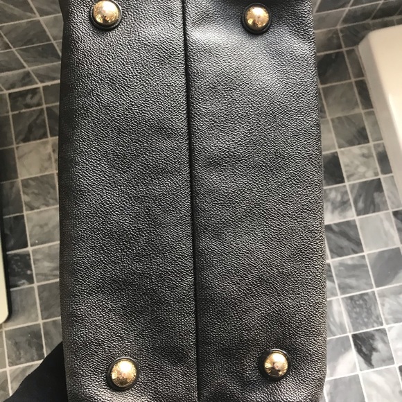 Michael Khors bag with small wallet - RELIST! - Picture 3 of 6